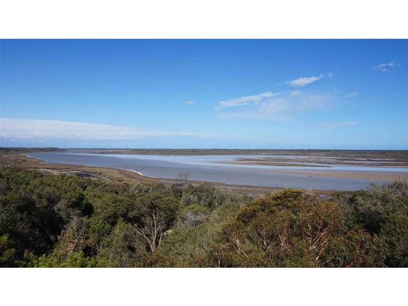 49 White Crescent, Loch Sport VIC 3851