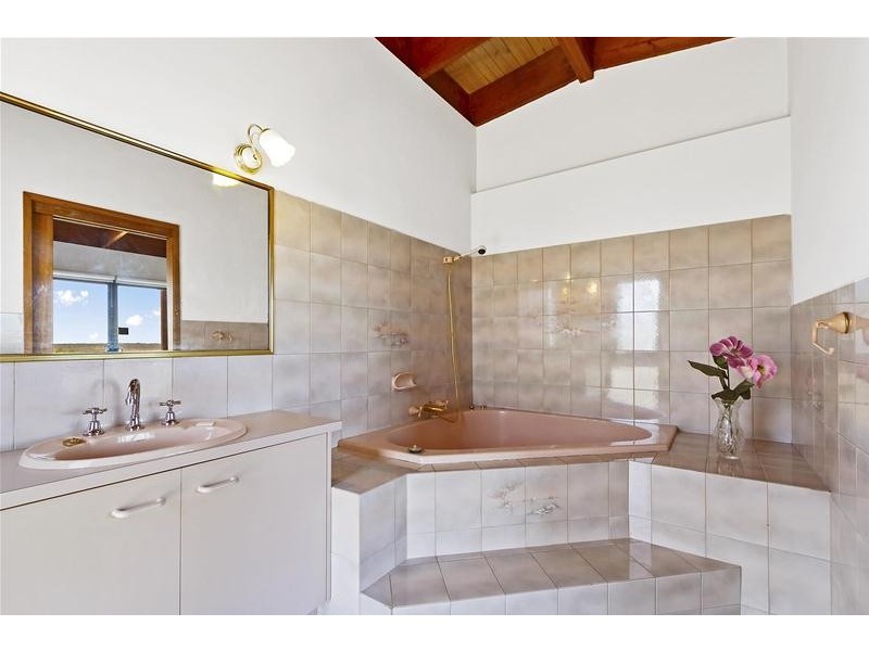 49 White Crescent, Loch Sport VIC 3851