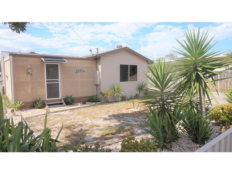 6 Clarke Street, Loch Sport VIC 3851