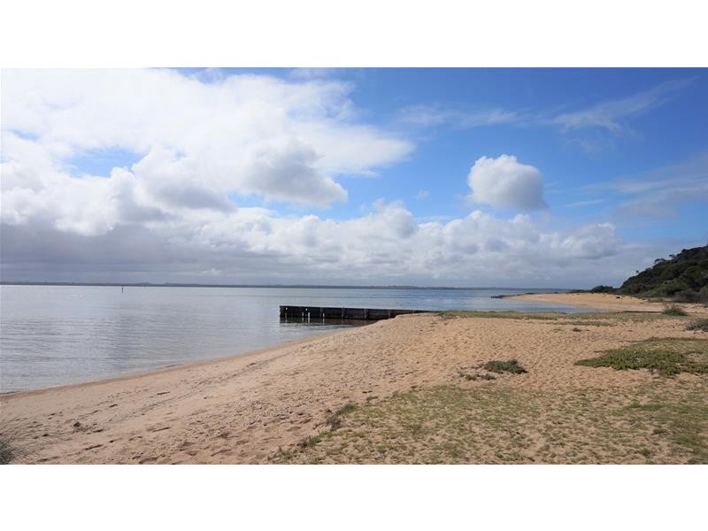 6 Clarke Street, Loch Sport VIC 3851