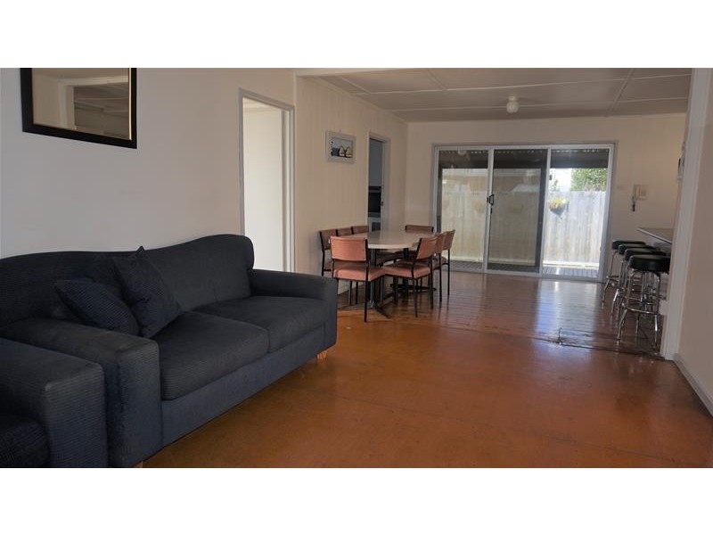 6 Clarke Street, Loch Sport VIC 3851