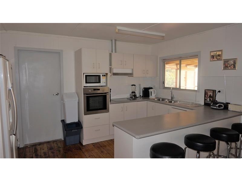 6 Clarke Street, Loch Sport VIC 3851