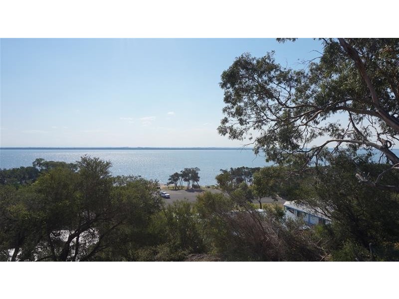 97 Wattle Grove, Loch Sport VIC 3851