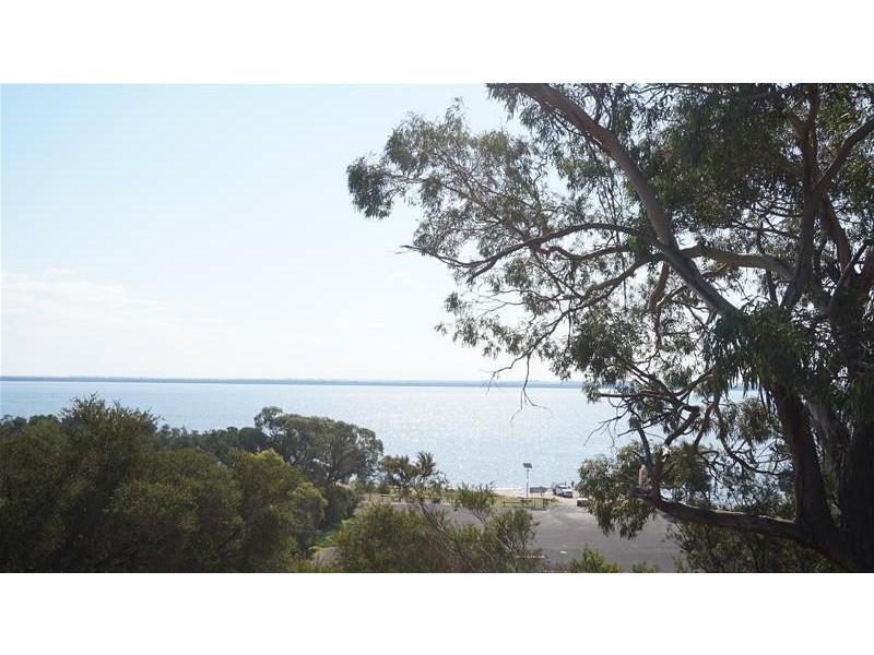 97 Wattle Grove, Loch Sport VIC 3851