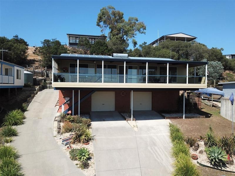 33 Seagull Drive, Loch Sport VIC 3851