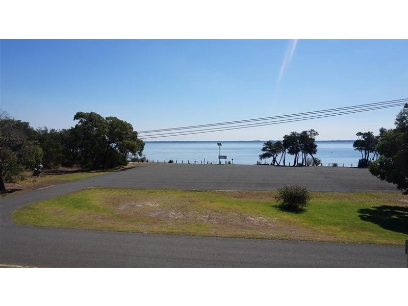 33 Seagull Drive, Loch Sport VIC 3851