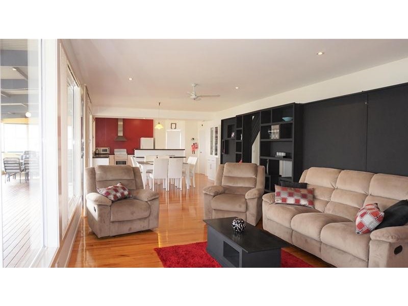 33 Seagull Drive, Loch Sport VIC 3851