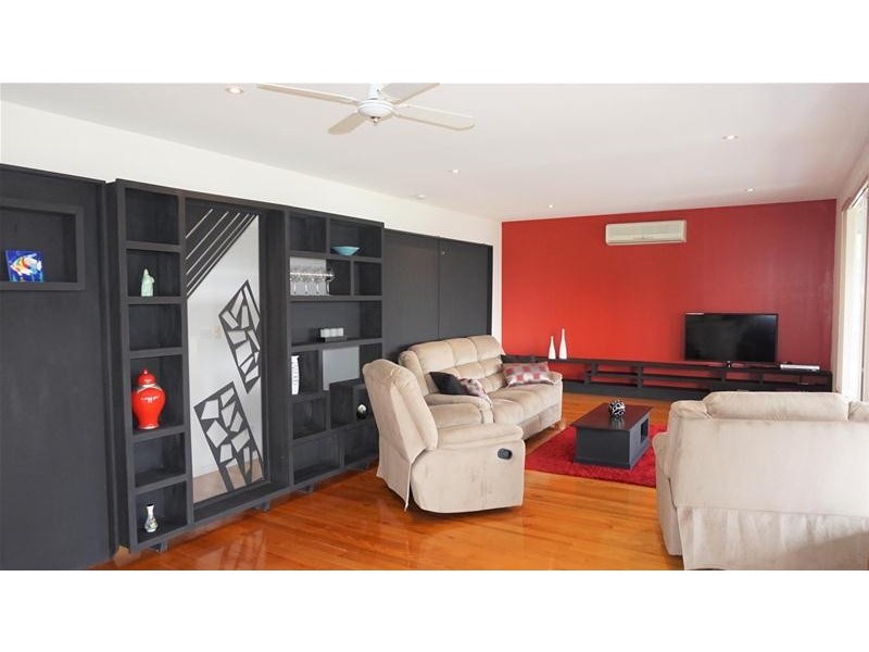 33 Seagull Drive, Loch Sport VIC 3851