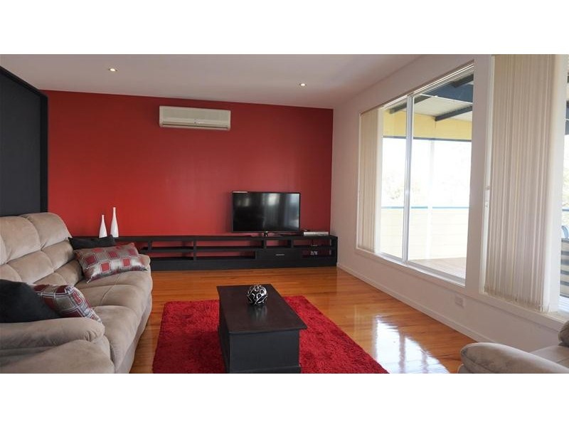 33 Seagull Drive, Loch Sport VIC 3851