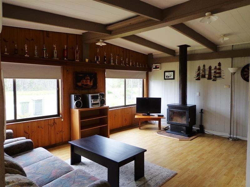 43 Centre Road, Loch Sport VIC 3851