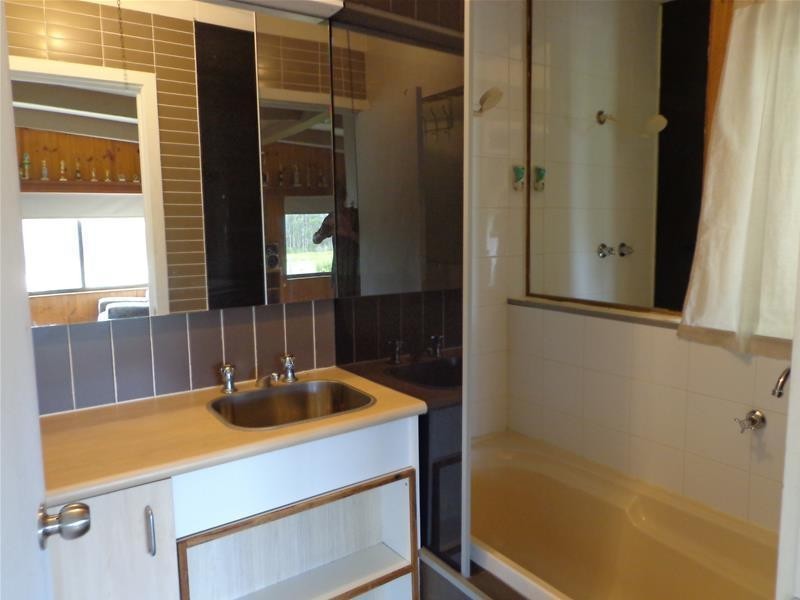 43 Centre Road, Loch Sport VIC 3851