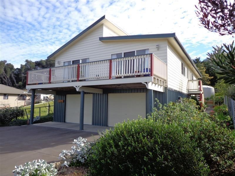 101 Toorak Avenue, Loch Sport VIC 3851