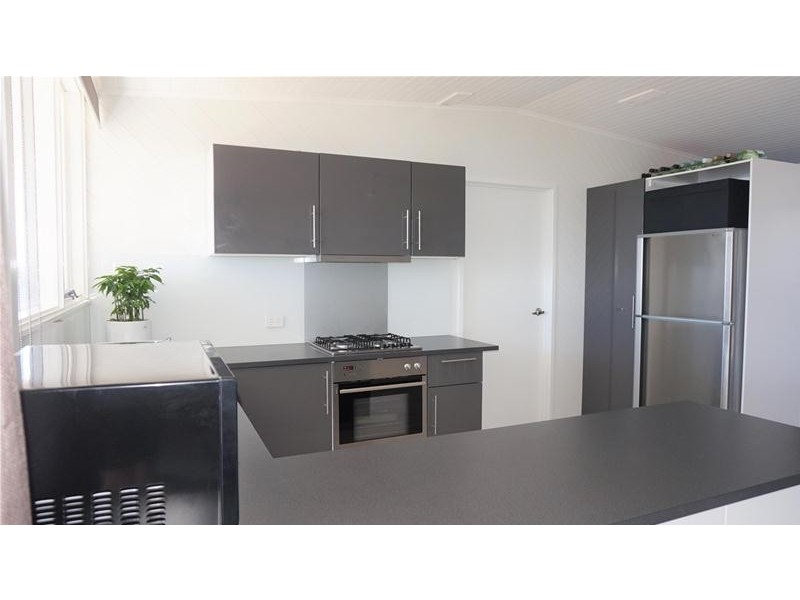 99 Wattle Grove, Loch Sport VIC 3851