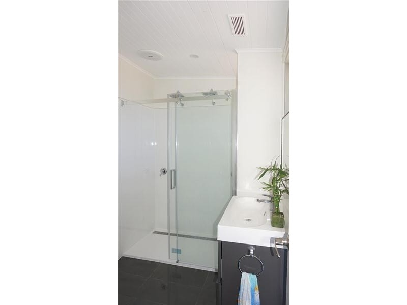 99 Wattle Grove, Loch Sport VIC 3851