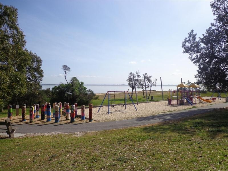 107 Campbell Street, Loch Sport VIC 3851