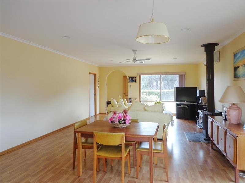 42 Goodlett Avenue, Loch Sport VIC 3851