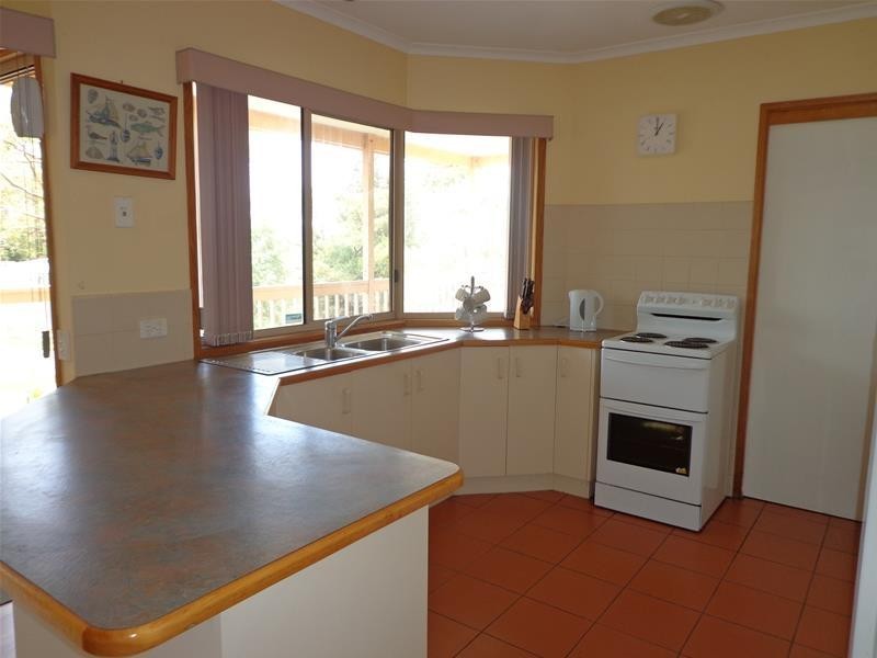 42 Goodlett Avenue, Loch Sport VIC 3851