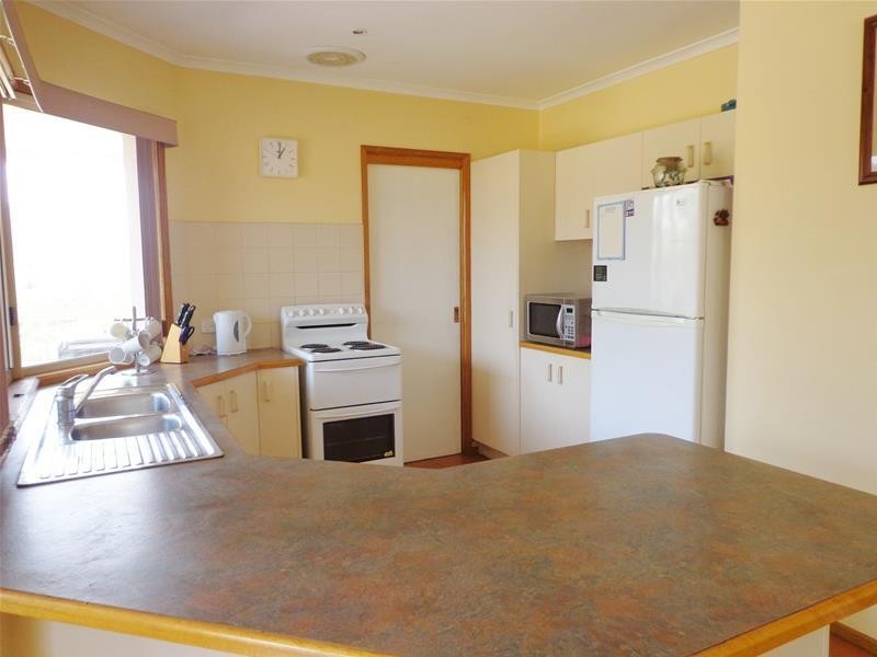 42 Goodlett Avenue, Loch Sport VIC 3851