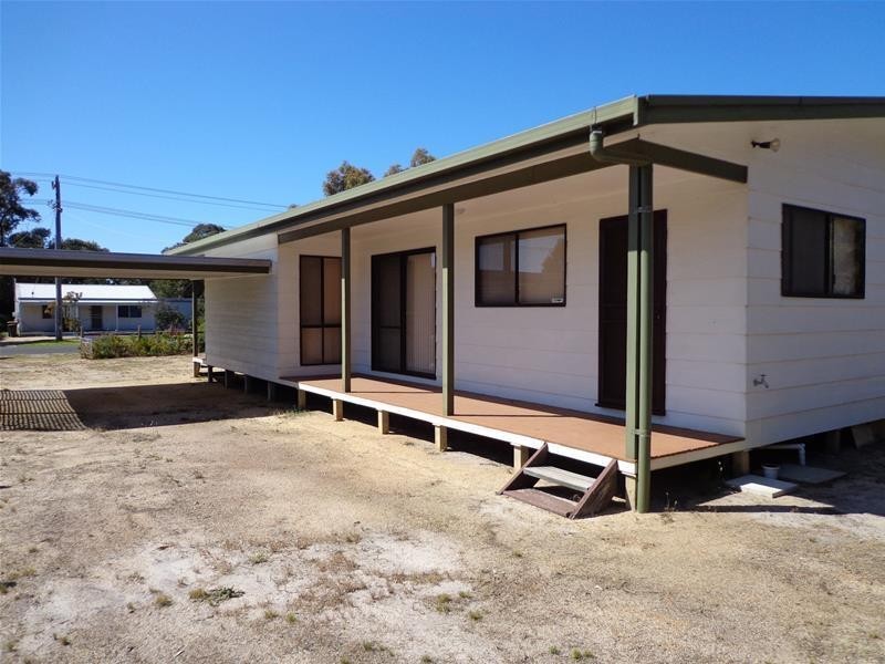 77 National Park Road, Loch Sport VIC 3851