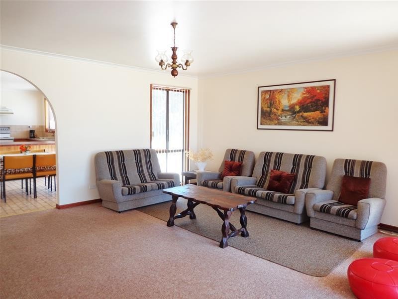 77 National Park Road, Loch Sport VIC 3851