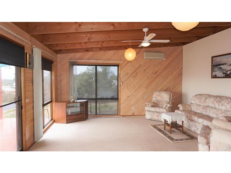 6 Pelican Street, Loch Sport VIC 3851