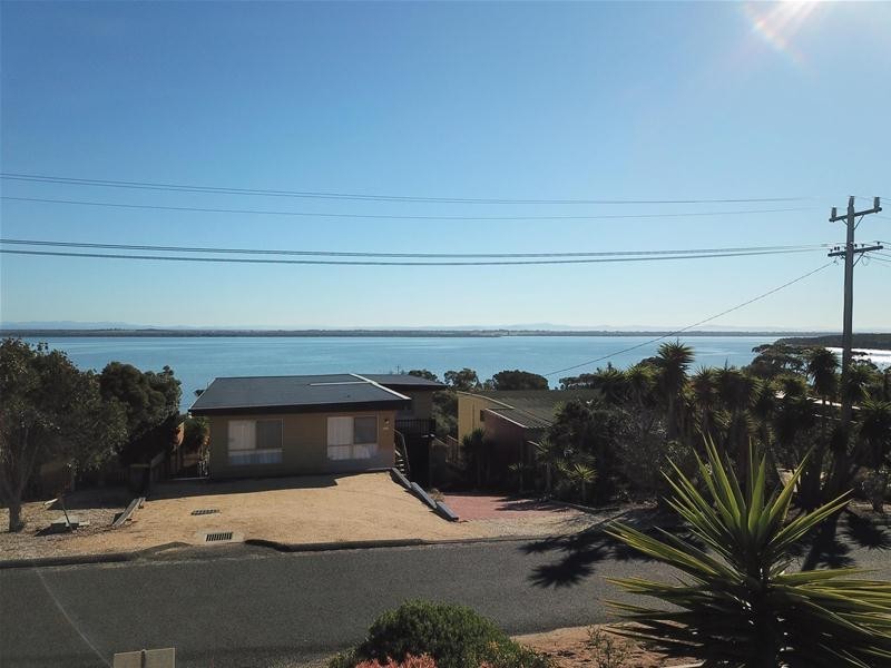 6 Pelican Street, Loch Sport VIC 3851