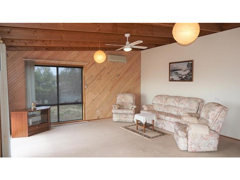 6 Pelican Street, Loch Sport VIC 3851