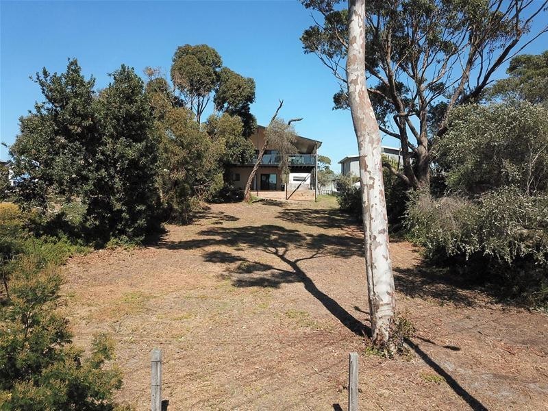 14 Basin Boulevard, Loch Sport VIC 3851