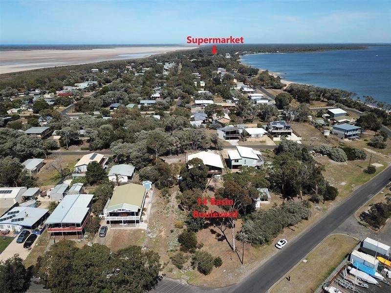 14 Basin Boulevard, Loch Sport VIC 3851