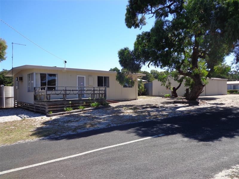 41 Victoria Street, Loch Sport VIC 3851