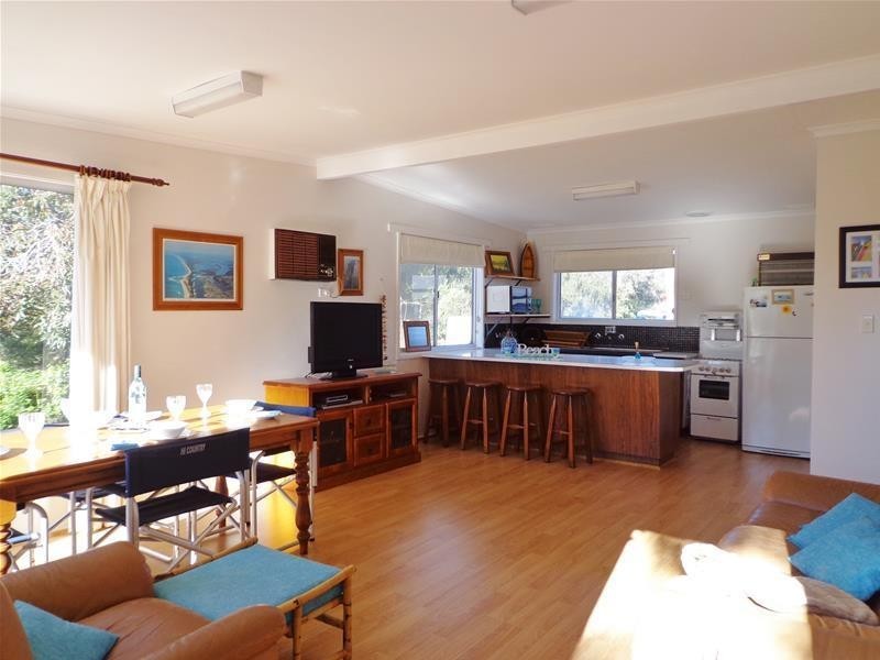 41 Victoria Street, Loch Sport VIC 3851