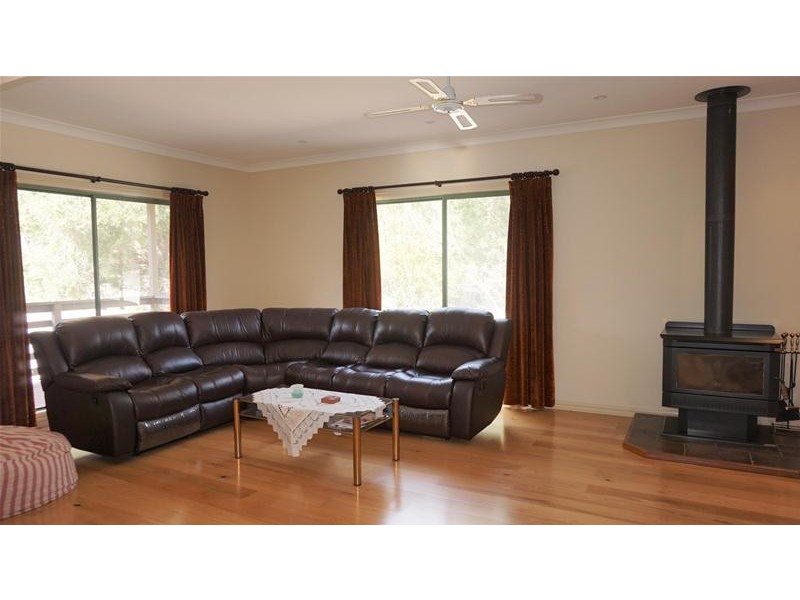 14 Central Avenue, Loch Sport VIC 3851