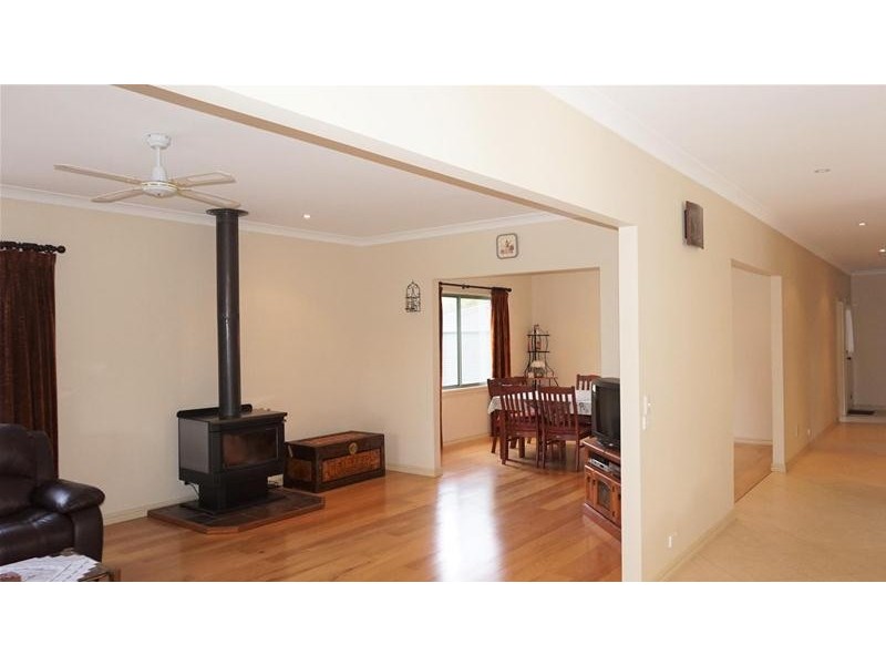 14 Central Avenue, Loch Sport VIC 3851