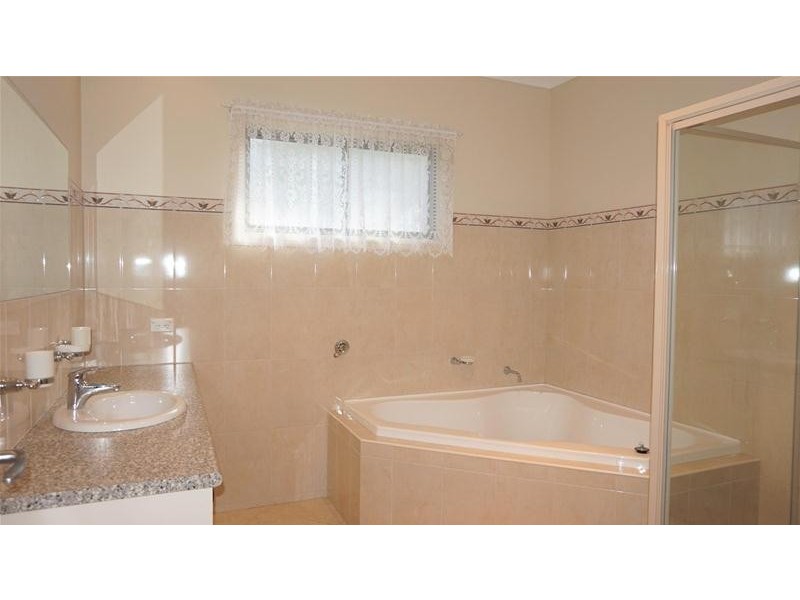 14 Central Avenue, Loch Sport VIC 3851