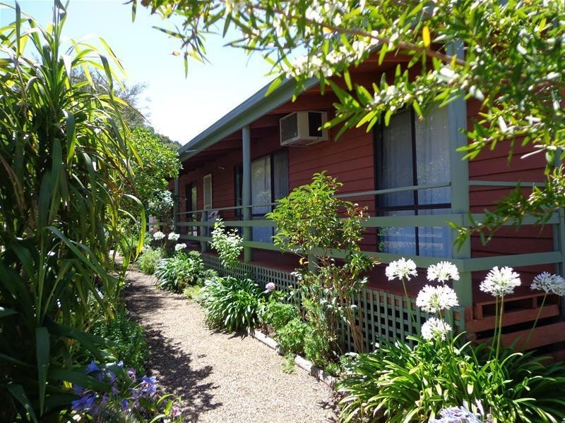 2 Emu Court, Loch Sport VIC 3851