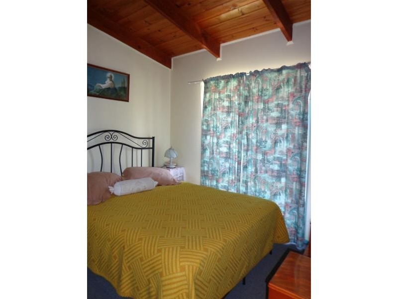 2 Emu Court, Loch Sport VIC 3851