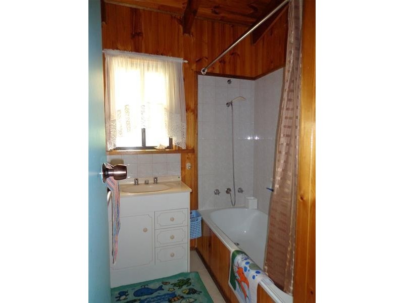 2 Emu Court, Loch Sport VIC 3851