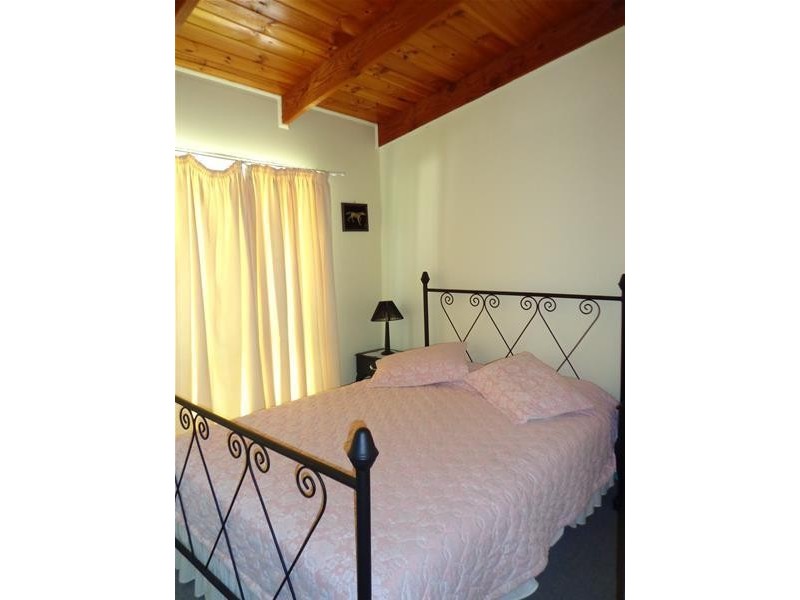 2 Emu Court, Loch Sport VIC 3851