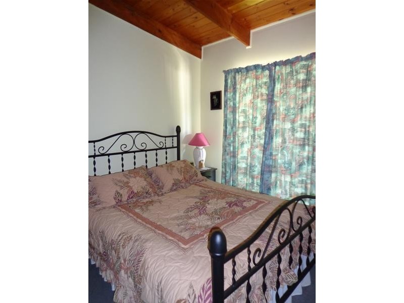 2 Emu Court, Loch Sport VIC 3851