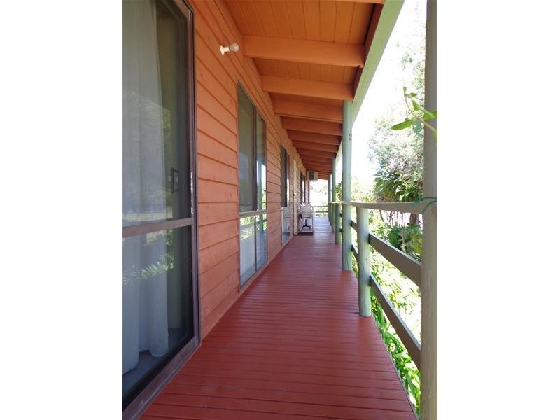 2 Emu Court, Loch Sport VIC 3851