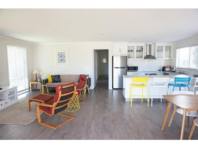 6 Marina Drive, Loch Sport VIC 3851