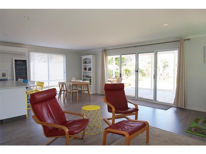 6 Marina Drive, Loch Sport VIC 3851