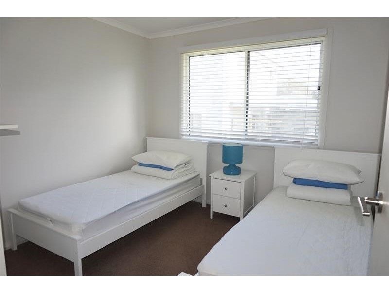 6 Marina Drive, Loch Sport VIC 3851