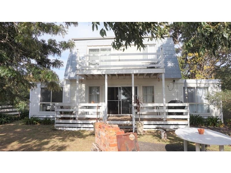 4 The Boulevard, Loch Sport VIC 3851