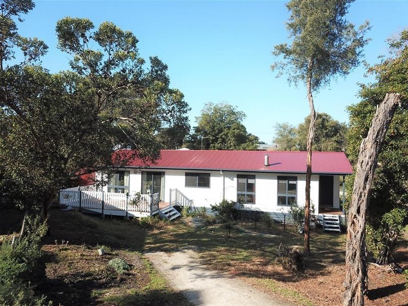 8 Bluff Drive, Loch Sport VIC 3851