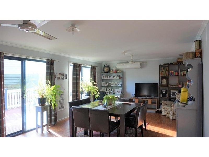 8 Bluff Drive, Loch Sport VIC 3851