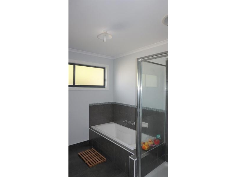 8 Bluff Drive, Loch Sport VIC 3851