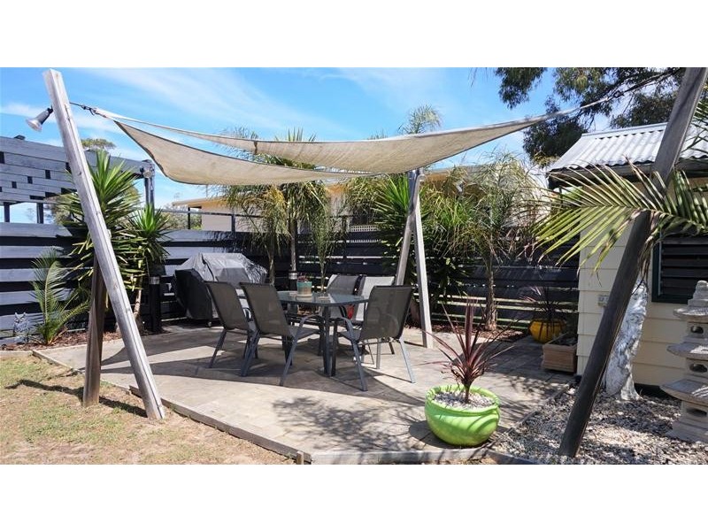 20 Banksia Street, Loch Sport VIC 3851