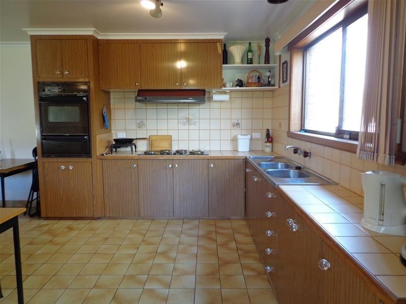 15 Wattle Grove, Loch Sport VIC 3851