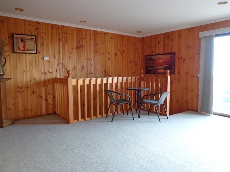 15 Wattle Grove, Loch Sport VIC 3851